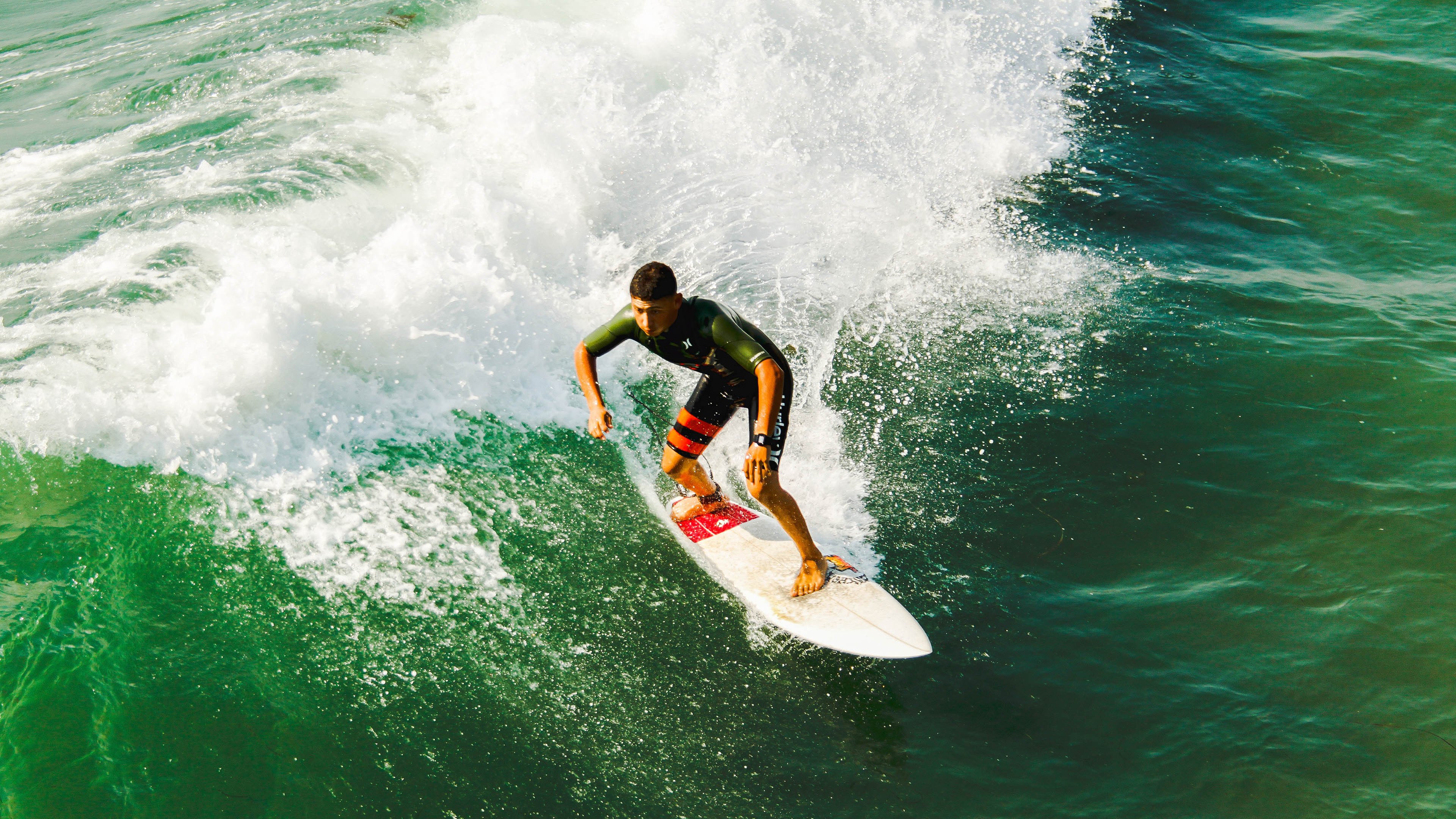 热刺中场迎来回归，英超争冠希望再次升温，热刺登顶英超